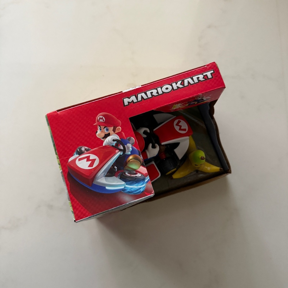 Mario Kart Spin Out Figure Set with Banana Accessory – Jakks Pacific - Picture 5 of 5